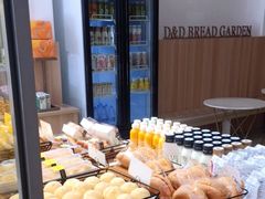 -顶东面包花园·生日蛋糕(世博店)