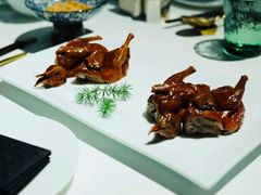 脆皮乳鸽-新荣记(BFC外滩金融中心店)