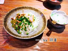 单点招牌桂林风味卤肉粉-桂邻妹·广西米粉(淘金总店)