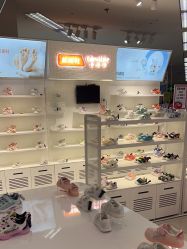 -孩子王童乐园(洛阳万达店)