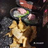 这家店的生意真是火爆透了，除非特别早到