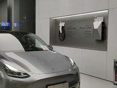 -TESLA 特斯拉(广州天环广场体验店)