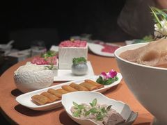 -左庭右院鲜牛肉火锅黑金店(陆家嘴中心店)