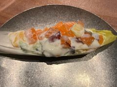 玉兰三文鱼水果沙拉-CHURCH  BISTRO 教堂·餐吧