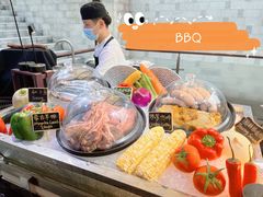 有烧烤师傅帮你烤好-深圳四季酒店·馥自助餐厅