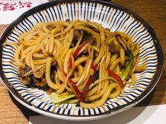 黑椒肥牛炒乌冬-诚·鳗屋(星摩尔店)