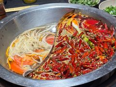 -四小区火锅·巷子里的重庆火锅(花照壁店)