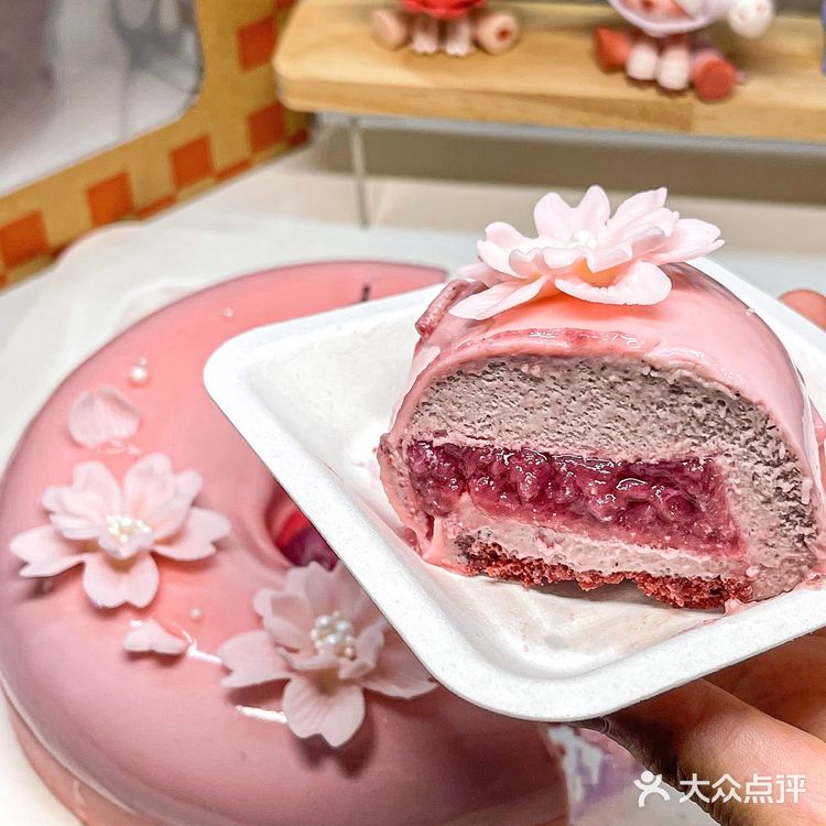 深圳女神节限定蛋糕🌸🎂粉粉嫩嫩太可爱了💕