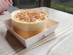 -蜜蜂小象·榴莲千层蛋糕(时代汇11栋店)
