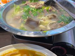 -川流不息·地道川菜·小龙虾(松东路店)