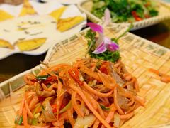 酸萝卜炒牦牛肉-吉祥圣雪藏餐