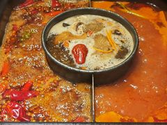 -老牌坊云南鱼豆花火锅(哈西万达店)