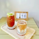 一间名为【树下】的咖啡店