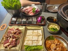 -围炉肉舍•炭烤活鳗•丹东海鲜烤肉(步行街店)