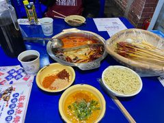 -马路边边串串香(苗栗路店)