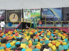 -反弹空间蹦床主题乐园