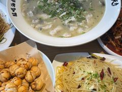 -严记小天府酸菜鱼(西四路店)