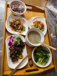 -卓玥国际月子会所(罗山路店)