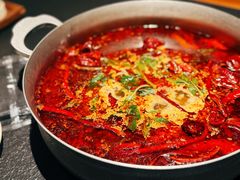 招牌非遗酸菜锅底-滇牛云南火锅(桂林路店)