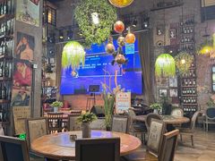 -临界音乐酒馆·小龙虾·江湖菜(华熙LIVE·鱼洞店)