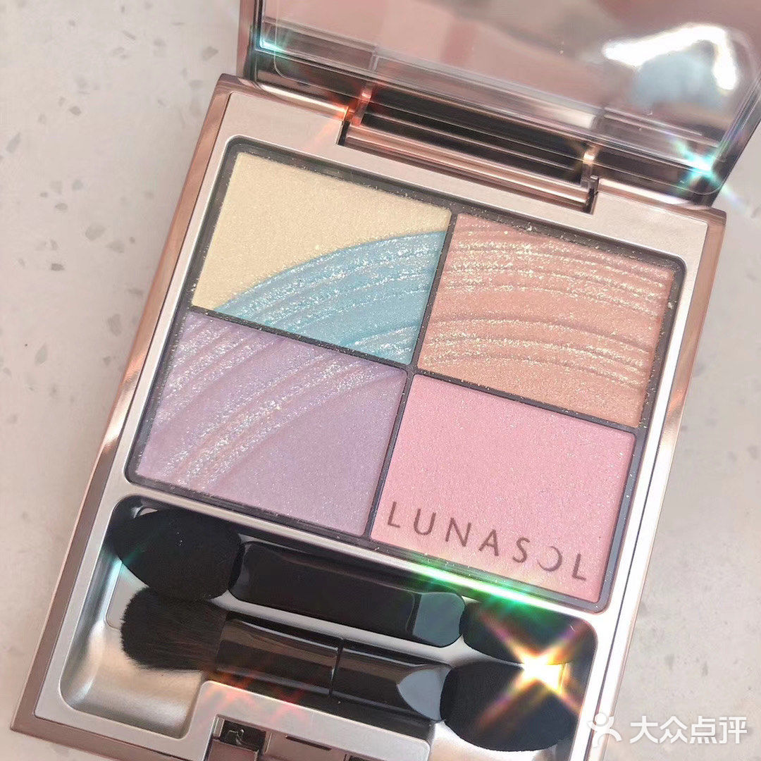 lunasol彩虹眼影