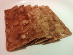 杏仁薄脆-悦融琥珀·京鲁菜·海味珍品(西单店)