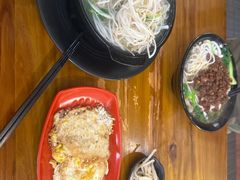 -丽虹云南过桥米线(兴工街店)
