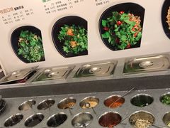 自助调料区-屋头串串(新街里店)