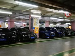 -环球港-停车场