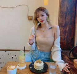 -AYO SALON