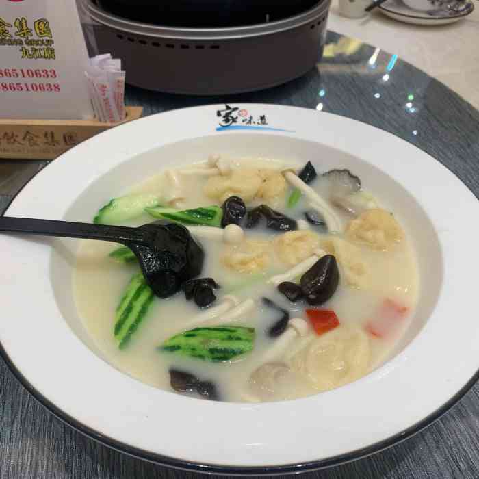 湾仔渔村(九江店)-"环境豪华,菜品绝佳,服务态度超好,比对面.
