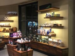 零售区-星巴克(迪士尼小镇店)