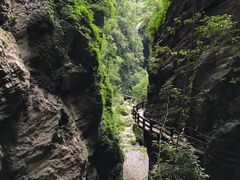 -龙水峡地缝景区