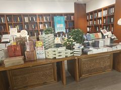 -新华书店(泉城路店)