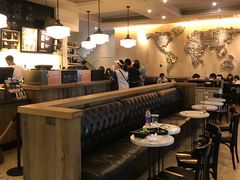 大堂-星巴克臻选(广州沙面店)