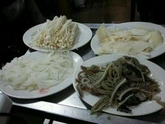 -粤潮牛肉火锅店(江南大道店)