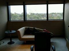 -上海滴水湖皇冠假日酒店