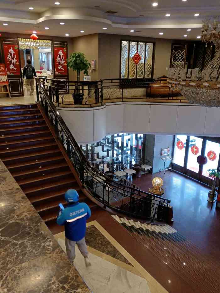 三凤桥·客堂间(大东方百货店)-"来无锡不能错过酱排骨,买酱排骨么