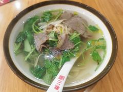 牛肉粉丝汤-小姜锅贴(凤凰街店)