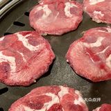 大口吃肉，然后暴富