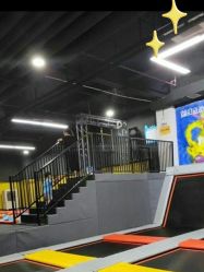 -蹦贝运动中心·蹦床·攀岩·闯关(龙岗店)