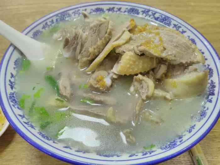 黄老三小吃店揭阳鸭肉粿条汤