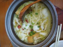 -周鱼小馆石锅酸菜鱼(活力汇店)