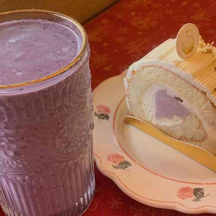 semisweet五号甜-"女神节出来青芝坞探店,早就知道这里新开了.