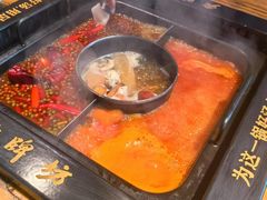 -老牌坊云南鱼豆花火锅(爱建店)