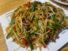 -牛八宝桂林米粉(八里庄店)