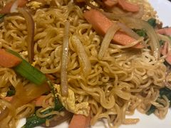 -喝丢一只鞋辣炒海鲜小烧烤(三八广场店)