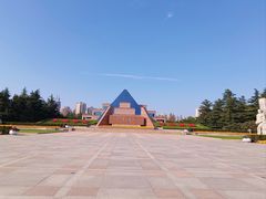 -上海市龙华烈士陵园