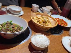 -吃饭皇帝大土家民族菜(荟聚店)