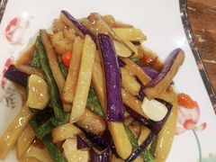 -清真·玛丽亚新疆菜主题餐厅(浙江中路店)
